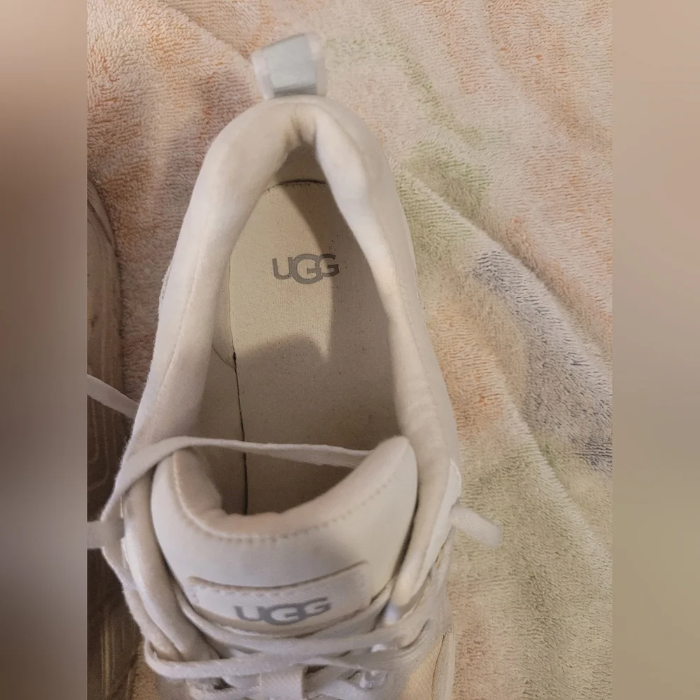UGG sneakers Women's‎ 9.5